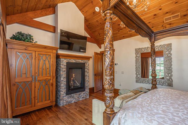 992 - 994 WORTHINGTON MILL RD, Newtown, PA 18940