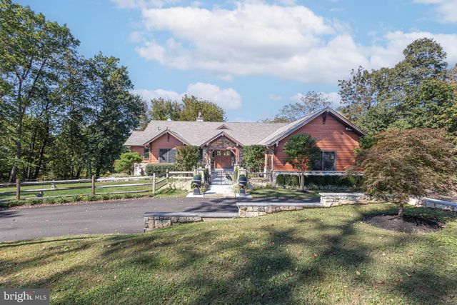 992 - 994 WORTHINGTON MILL RD, Newtown, PA 18940