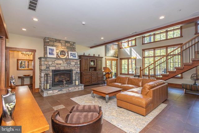 992 - 994 WORTHINGTON MILL RD, Newtown, PA 18940