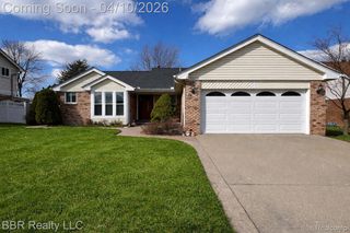 22264 Oakwood Street, Woodhaven, MI 48183