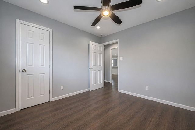 319 Gentilly Dr, Katy, TX 77450