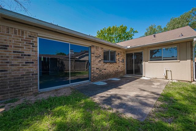 319 Gentilly Dr, Katy, TX 77450