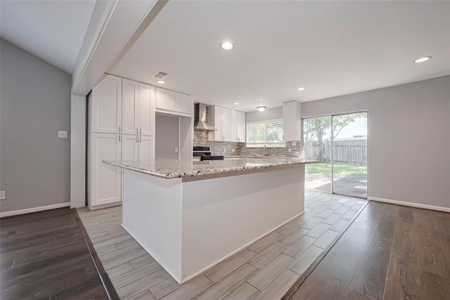 319 Gentilly Dr, Katy, TX 77450