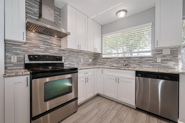 319 Gentilly Dr, Katy, TX 77450