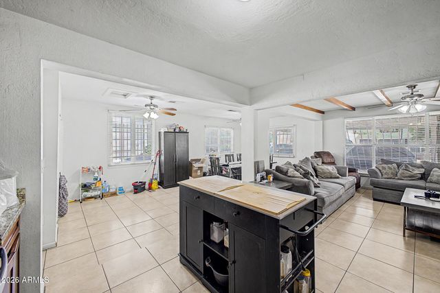 3915 E CHEERY LYNN Road, Phoenix, AZ 85018