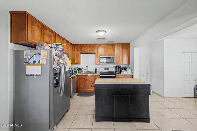 3915 E CHEERY LYNN Road, Phoenix, AZ 85018