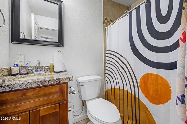 3915 E CHEERY LYNN Road, Phoenix, AZ 85018