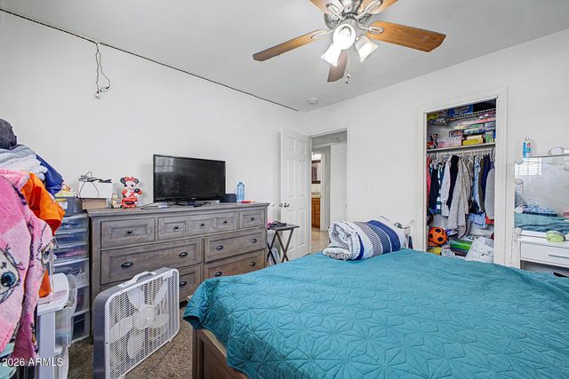 3915 E CHEERY LYNN Road, Phoenix, AZ 85018