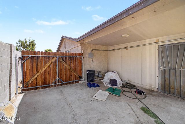 3915 E CHEERY LYNN Road, Phoenix, AZ 85018