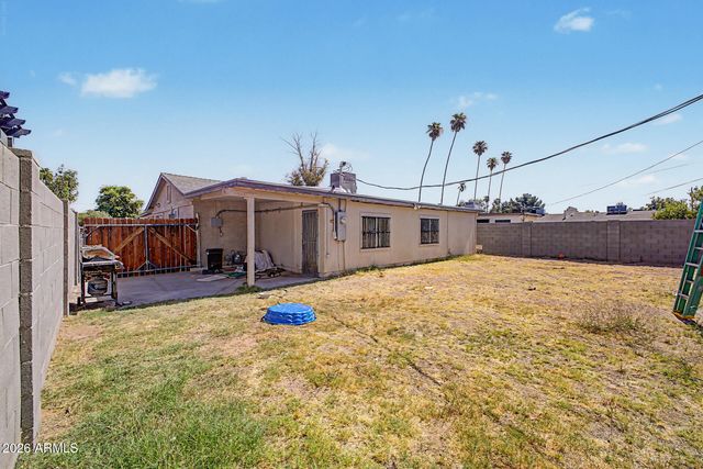3915 E CHEERY LYNN Road, Phoenix, AZ 85018