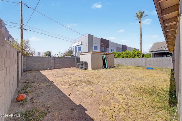 3915 E CHEERY LYNN Road, Phoenix, AZ 85018