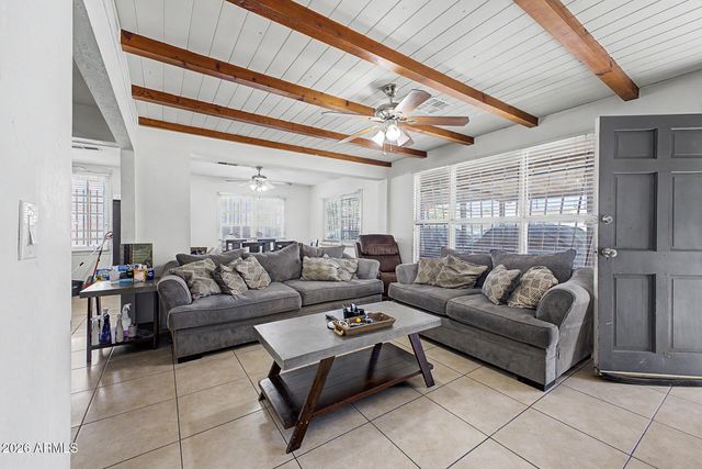 3915 E CHEERY LYNN Road, Phoenix, AZ 85018