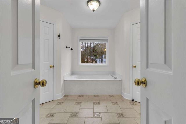 2052 Sanderlings Drive NW, Kennesaw, GA 30152