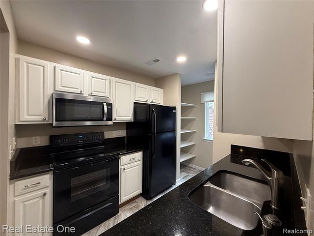 862 Brandon Avenue, Pontiac, MI 48340