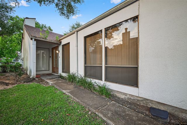 7655 S Braeswood Boulevard 26, Houston, TX 77071