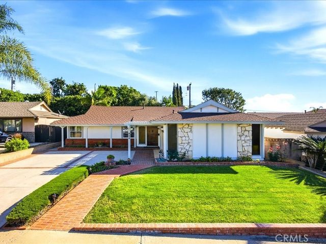 900 De Jur, Brea, CA 92821