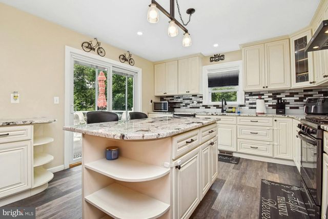 631 CONCORD CIR, Ewing, NJ 08628
