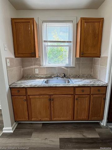19216 Woodside Street, Harper Woods, MI 48225