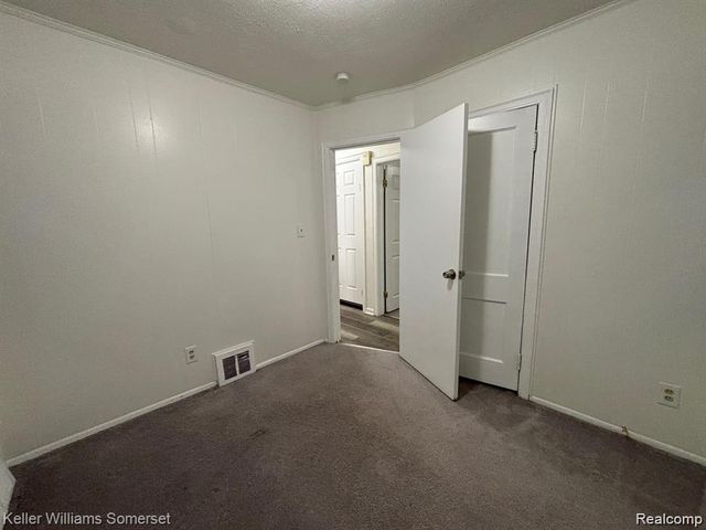 19216 Woodside Street, Harper Woods, MI 48225