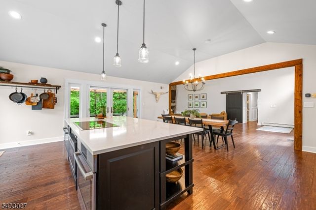 625 Maxim Dr, Hopatcong Boro, NJ 07821