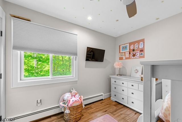 625 Maxim Dr, Hopatcong Boro, NJ 07821