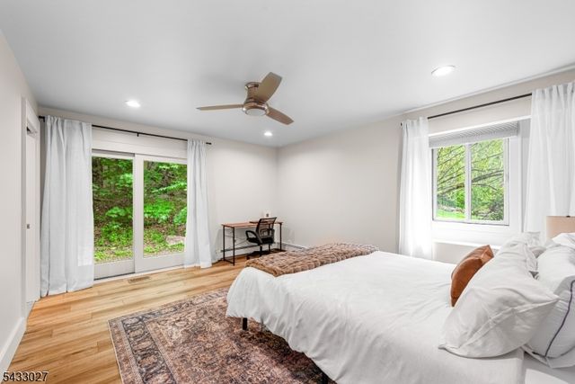 625 Maxim Dr, Hopatcong Boro, NJ 07821
