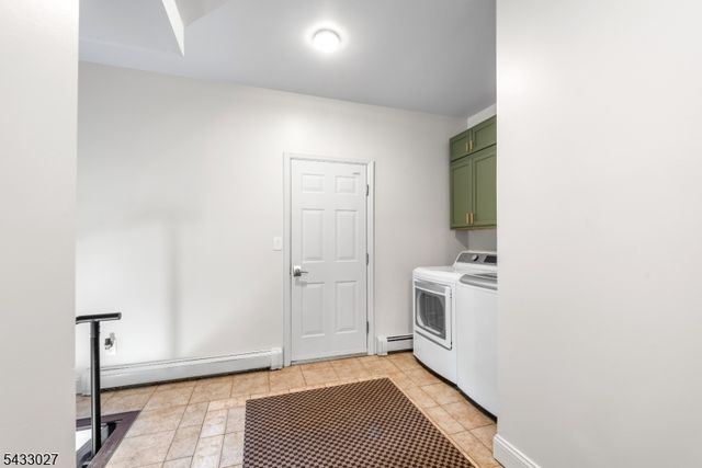 625 Maxim Dr, Hopatcong Boro, NJ 07821