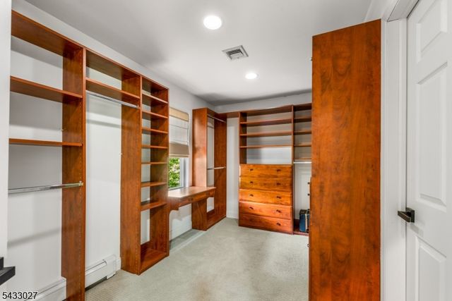 625 Maxim Dr, Hopatcong Boro, NJ 07821