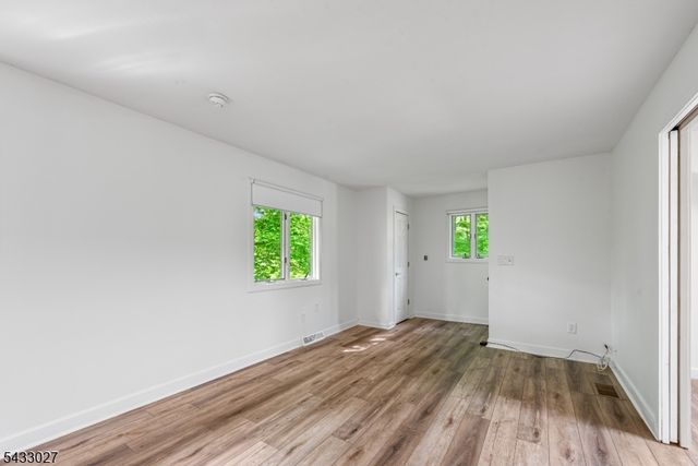 625 Maxim Dr, Hopatcong Boro, NJ 07821