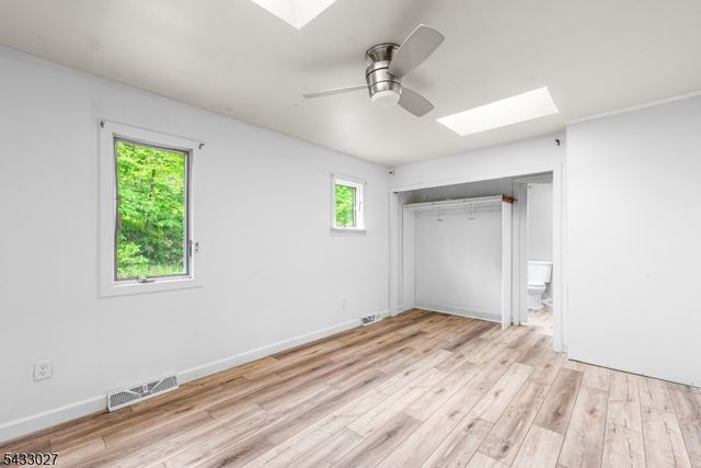 625 Maxim Dr, Hopatcong Boro, NJ 07821