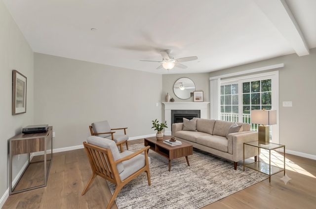 101 Centerwood Way, Manchester, NH 03102