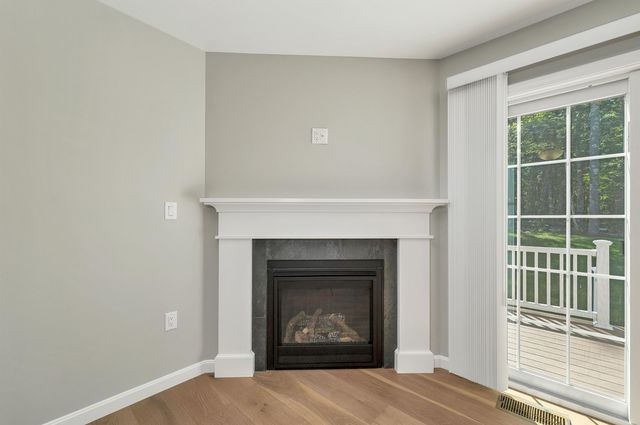 101 Centerwood Way, Manchester, NH 03102