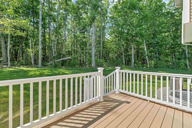 101 Centerwood Way, Manchester, NH 03102