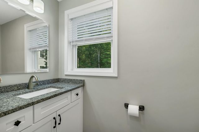 101 Centerwood Way, Manchester, NH 03102