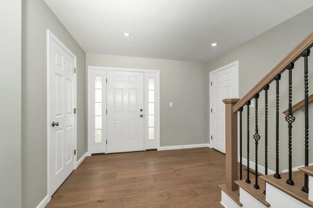 101 Centerwood Way, Manchester, NH 03102