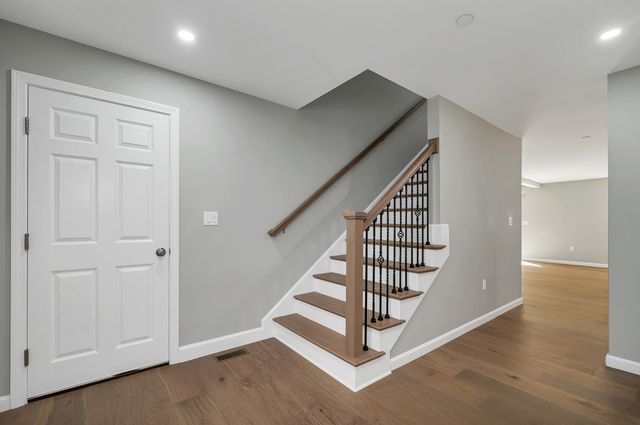 101 Centerwood Way, Manchester, NH 03102