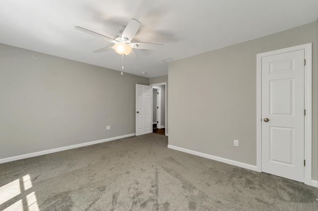 101 Centerwood Way, Manchester, NH 03102