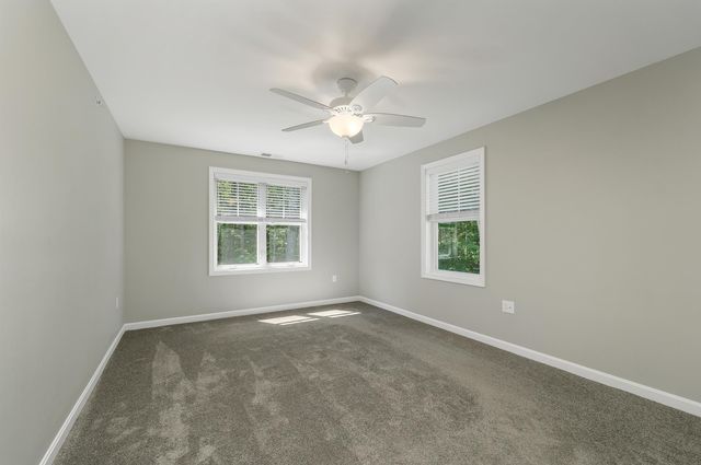 101 Centerwood Way, Manchester, NH 03102