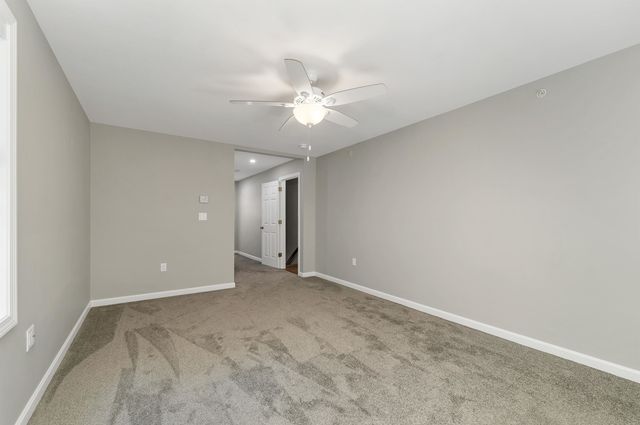 101 Centerwood Way, Manchester, NH 03102