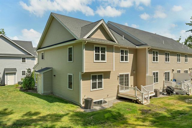 101 Centerwood Way, Manchester, NH 03102