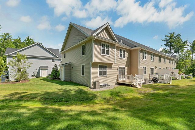 101 Centerwood Way, Manchester, NH 03102