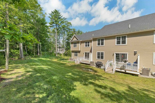 101 Centerwood Way, Manchester, NH 03102