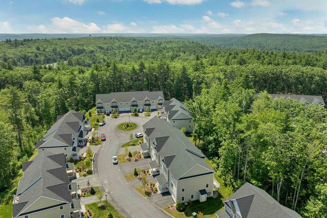 101 Centerwood Way, Manchester, NH 03102