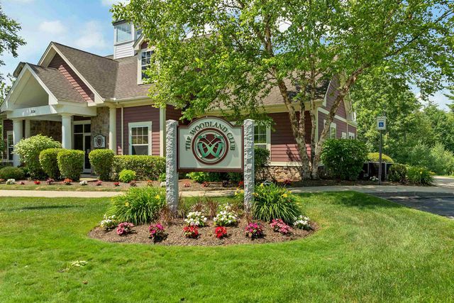 101 Centerwood Way, Manchester, NH 03102