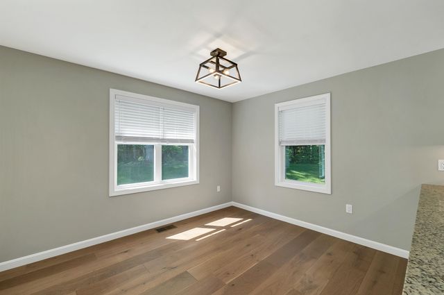 101 Centerwood Way, Manchester, NH 03102