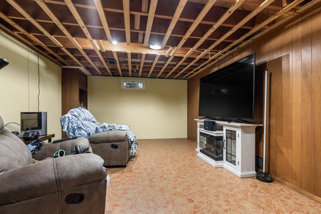 2211 Montana Avenue, Rockford, IL 61108