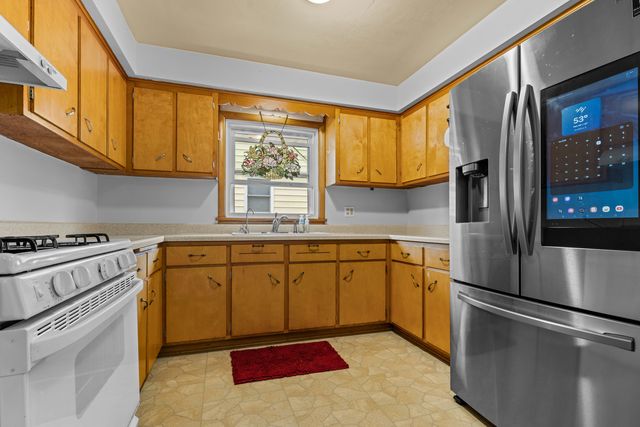 2211 Montana Avenue, Rockford, IL 61108