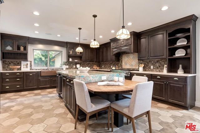 11360 Segrell Way, Culver City, CA 90230