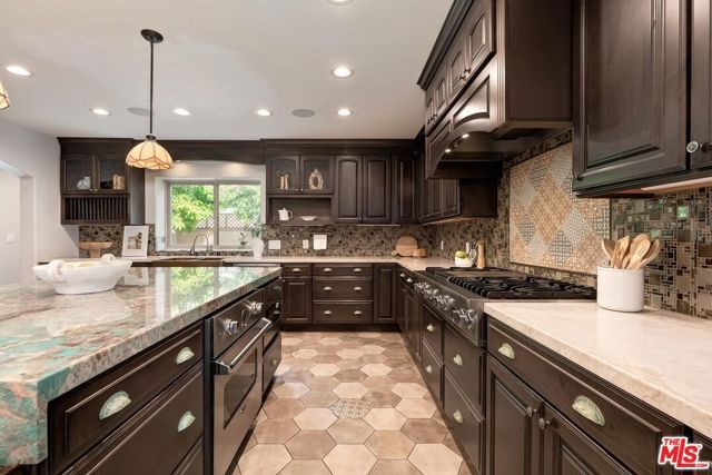 11360 Segrell Way, Culver City, CA 90230