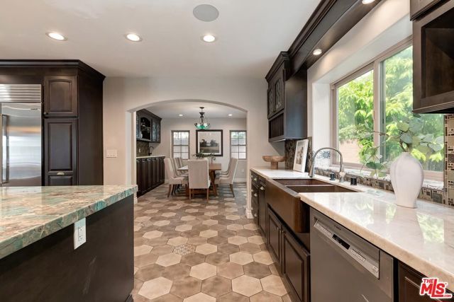 11360 Segrell Way, Culver City, CA 90230